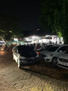 parkir mobil stasiun gubeng