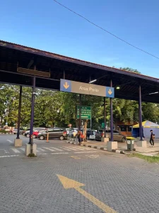 tarif parkir mobil terminal purabaya surabaya